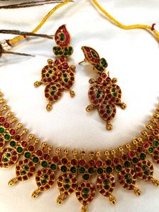 Elegant Gold-Tone Necklace Set