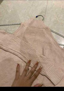 CUT SHOULDER TOP.....✨🤍