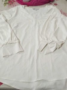 White V-Neck Blouse, and totall 4 tops . no coins