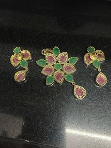 Floral Pendant Necklace &amp; Earring Set