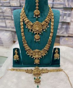 Golden Jewelry Set