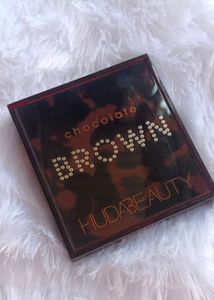 Huda Beauty Chocolate Brown Eyeshadow✨