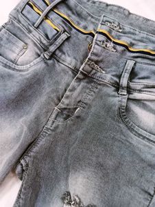 Ripped Jeans 👖