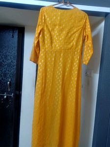 INDYA Women&#39;s Elegant Mustard Kurta