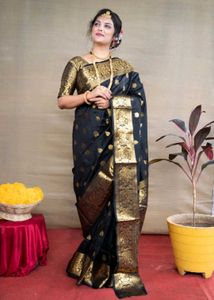 pavitra fashion Printed Kanjivaram Jacquard Saree
