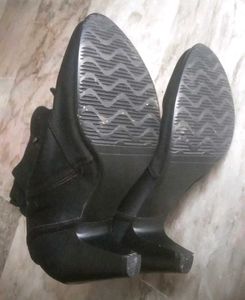 BRAND NEW 3 inc heels fancy long shoes