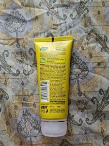 Skin Fruits Brightening Face Wash