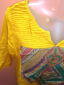 Xxl Avaasa Yellow Printed Kurta