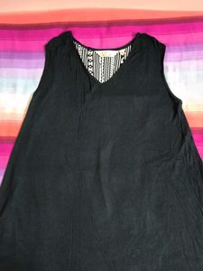 Black Sleeveless Tunic/ Top
