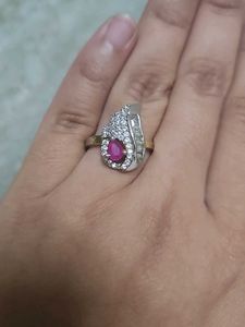 Stuning Ring With Red stone