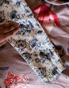 White Jeggings flowered