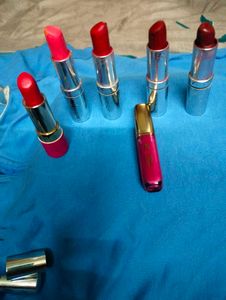 Combo 5 Lipsticks.