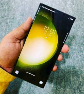 Samsong S23