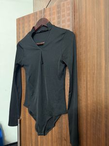 SALE 🛍️Zara Black Ribbed Top