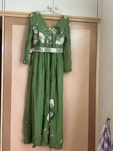 gown
