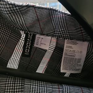 H&amp;M Grey Plaid Pleated Skirt