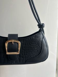Savana Black Bag At Good Price