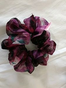 Pink Print Scrunchie..