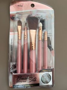MAKEUP BRUSH SET