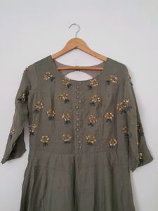 Olive Embroidered Kurta (Women&#39;s)