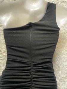 Chic One-Shoulder Dress