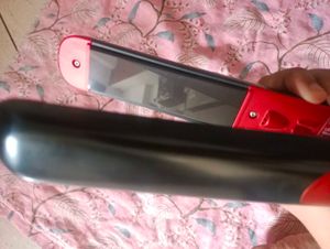 Croma Hair Straightener