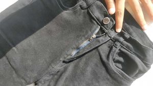 black straight fit stretchable jean 28 inch waist