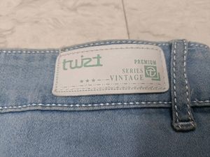 A Blue Mid-Rise Denim!!