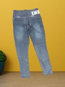 M@100 Size-32 Light Wash Denim Jeans