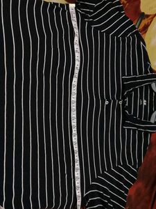 H&amp;M MEN&#39;S CHECK TSHIRT