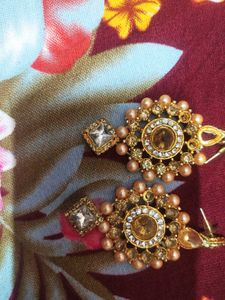 Elegant Pearl &amp; Crystal Statement Necklace