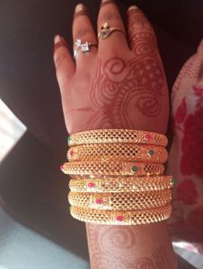 Golden Bangles Set (2.6 Size)
