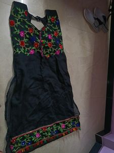 Black Embroidery Dupatta And Kurta