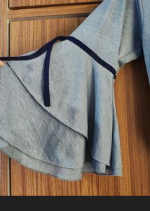 Cute Girl&#39;s Top