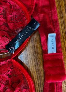 FIDELIA red Undirevired Bra