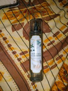Bath & Body Works Snowflakes & Cashmere Mist