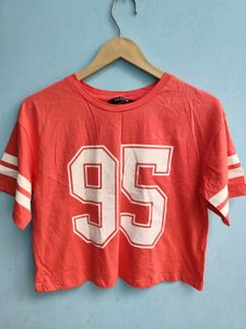 Red Cropped T-Shirt with "95" Print – HARPA Ni