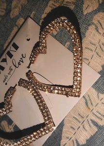 A Beautiful Heart Shape Studs Or Earring❤️