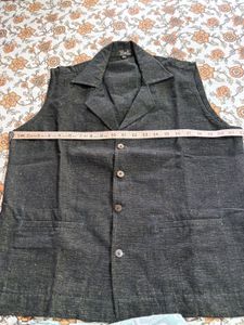 Sleeveless Ethnic Jacket