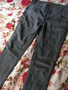 Gray High-Waisted Jeans