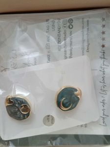 Stylish Green Stud Earrings