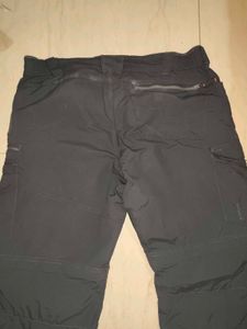 Men&#39;s Black Parachute Cargo Pants - Size 32 (Good