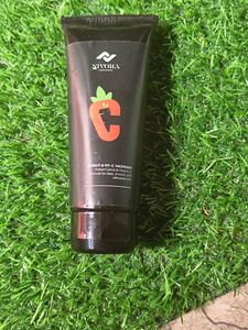 Nivora Carrot &amp; Vit-C Face Wash
