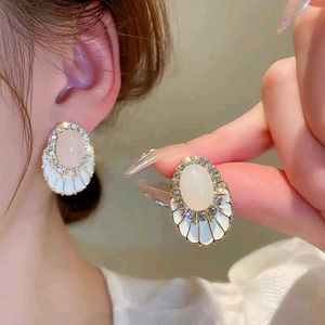 Daisy Drop Earrings
