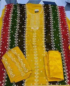 Pakistani Unstiched Suit set...