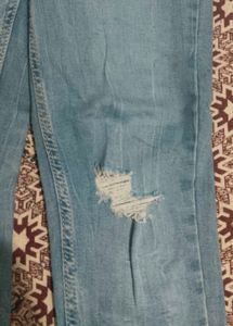 Ripped Skinny Jeans