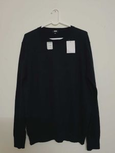 Uniqlo Crew Neck Sweater - Black - New with Tags