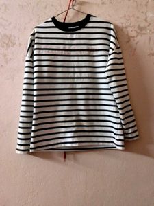 White N Black Winter Top