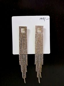 Long Pretty Earrings For Mocktail Parties.
