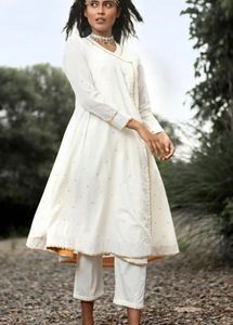 Khara Kapas NITARA White Kurta Pant Set